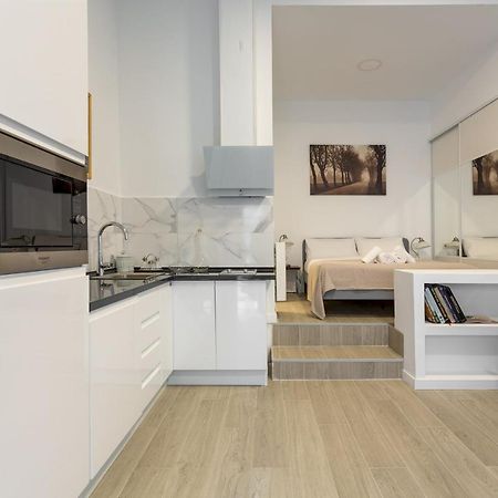 1 Bedroom 1 Bathroom Furnished - Av De America - Studio - Mintystay Madri Exterior foto